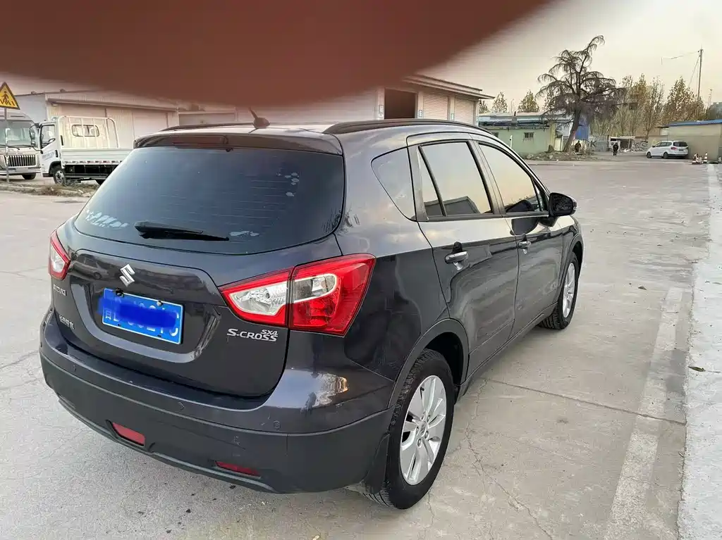 S-Cross 1.6 L CVT 2 WD Progressive