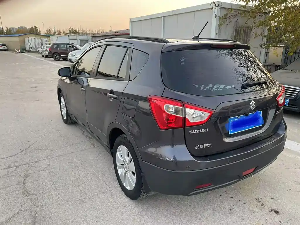 S-Cross 1.6 L CVT 2 WD Progressive