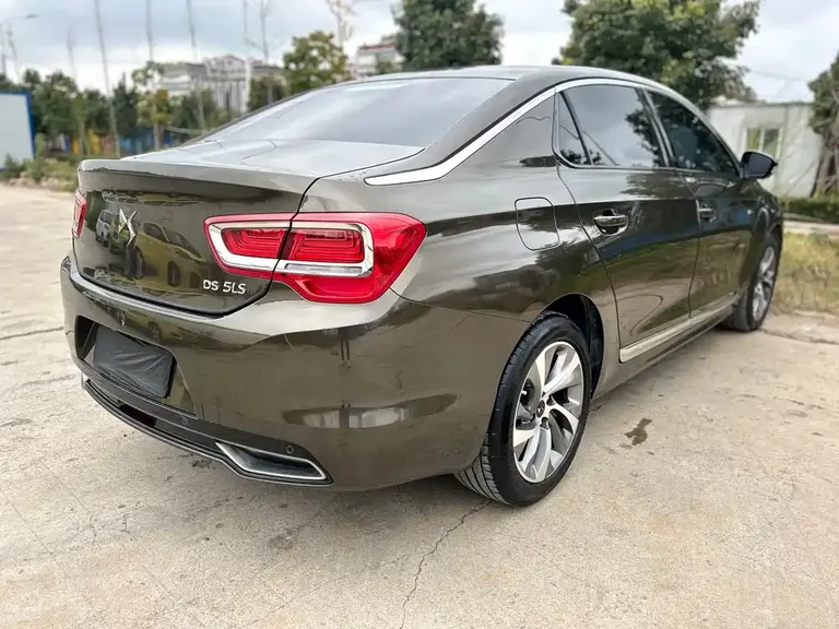 DS 5 LS 1.6 T Luxury THP160