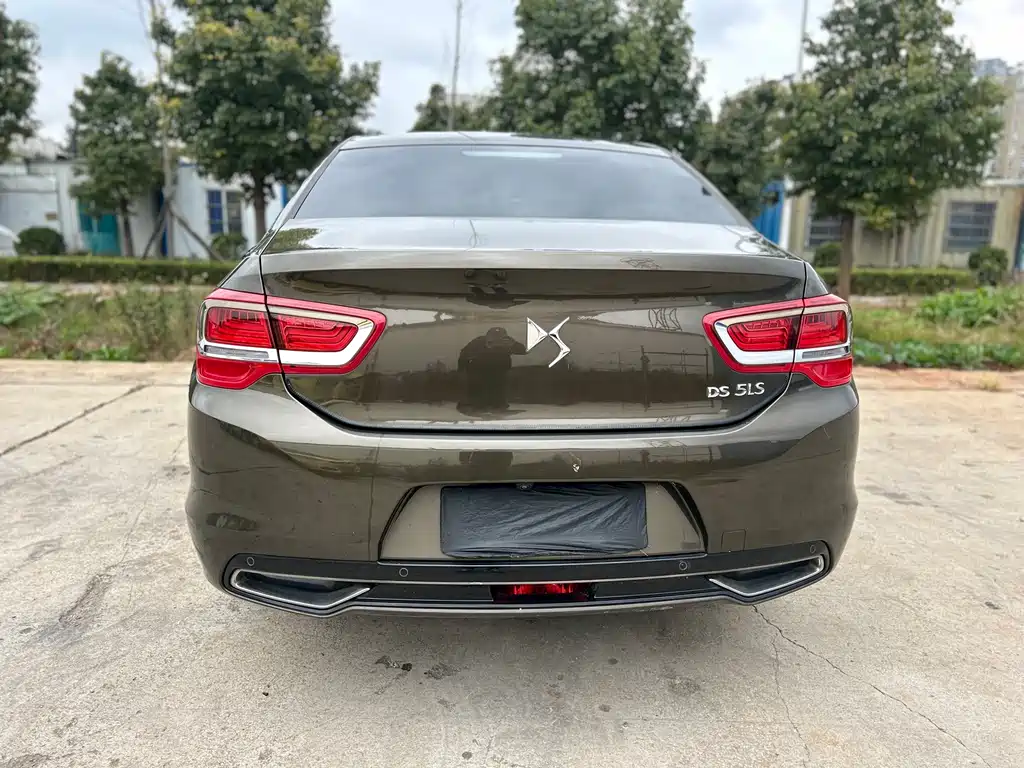 DS 5 LS 1.6 T Luxury THP160