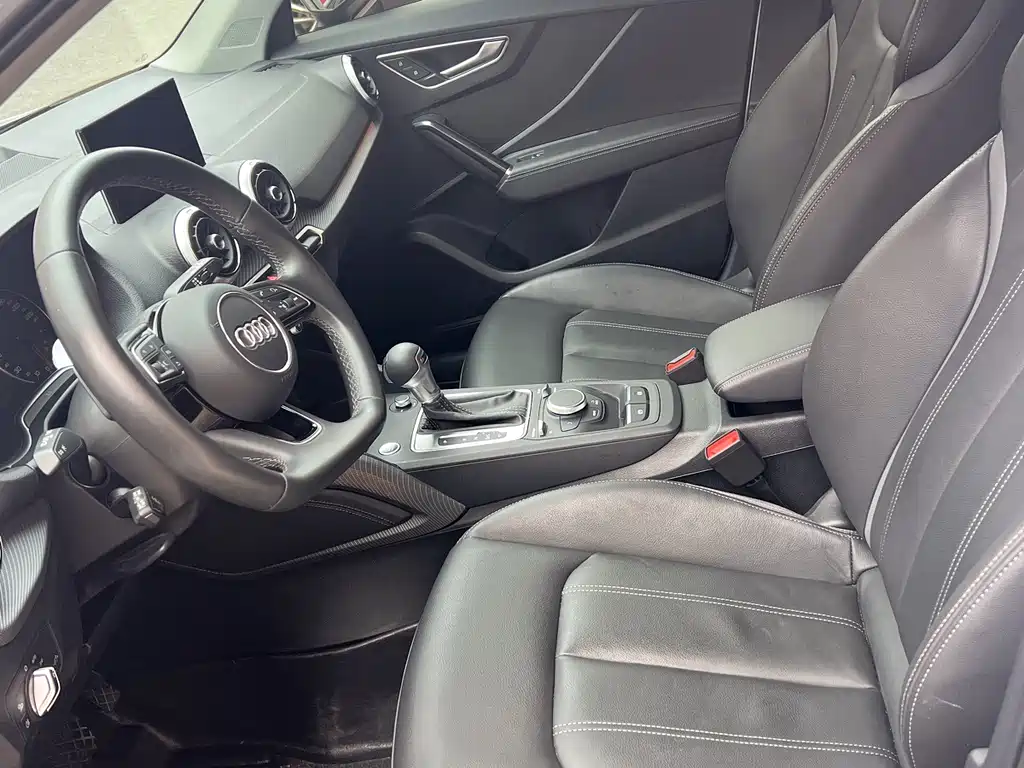 Audi Q2 L 35 TFSI Fashion Dynamic