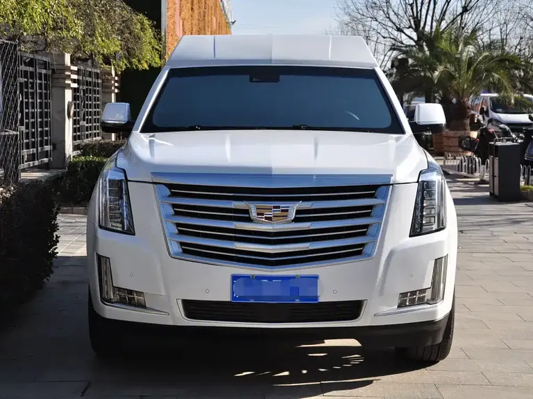 Cadillac Escalade 6.2 L ESV Platinum Extended