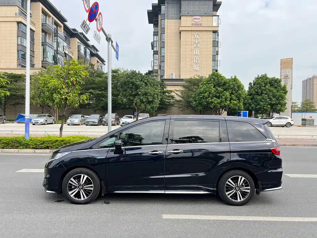 Odyssey 2.0 L Sharp· Premium