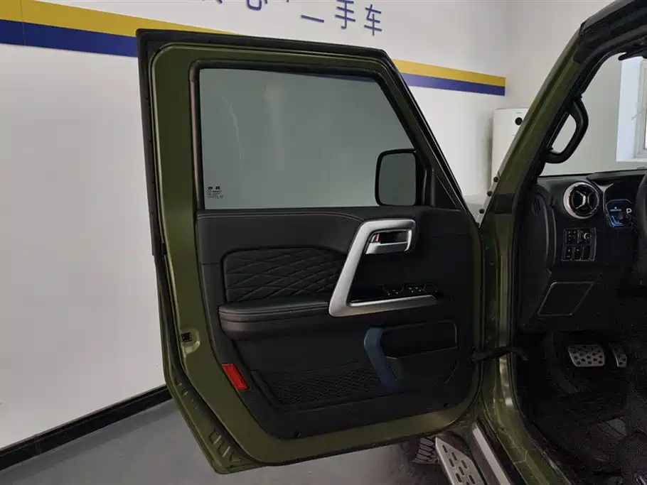 BAIC BJ40 2.0 D Auto 4 WD Blade Hero Swordsman