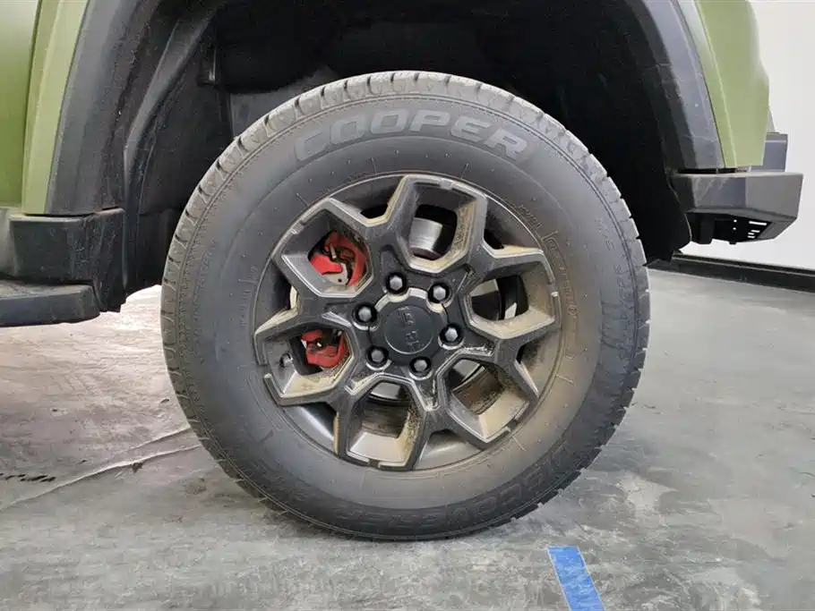 BAIC BJ40 2.0 D Auto 4 WD Blade Hero Swordsman