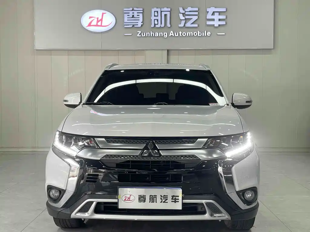 Outlander 2.4 L 4 WD Enjoyment 5-seat
