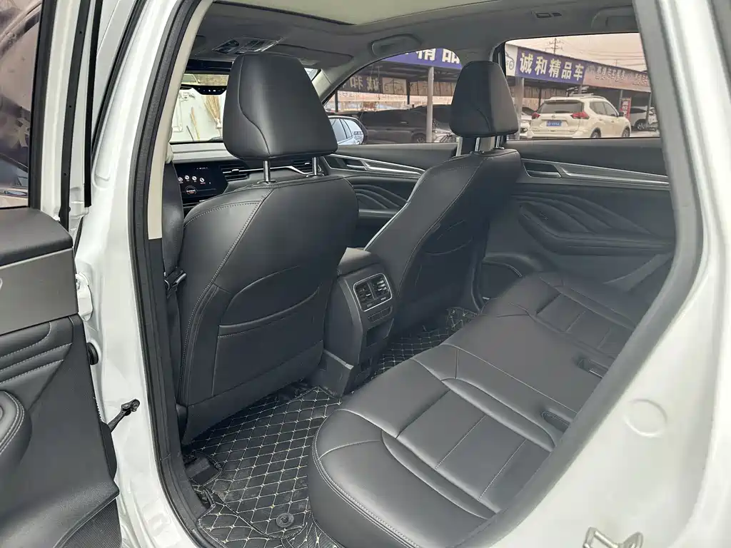 Haval F7 2.0 T 2 WD i CN-V