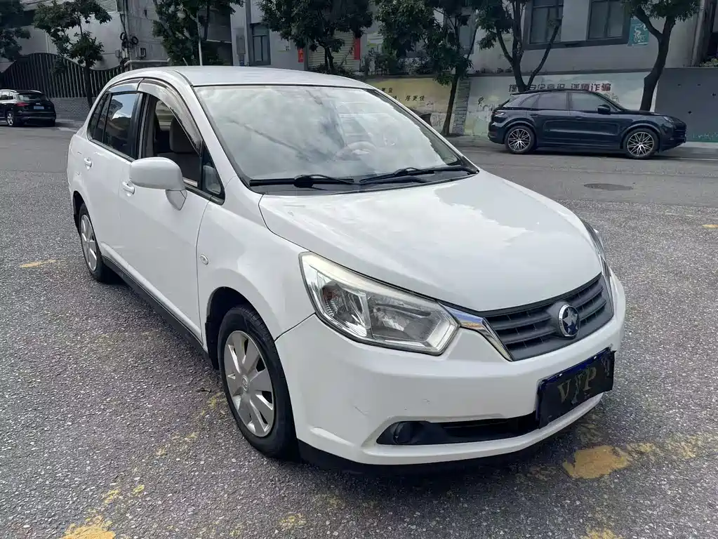Venucia R50 1.6 L Auto Distinguished