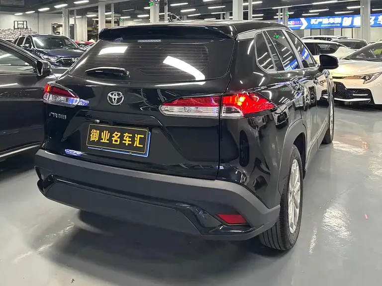 Toyota Frontlander 2.0 L CVT Elite