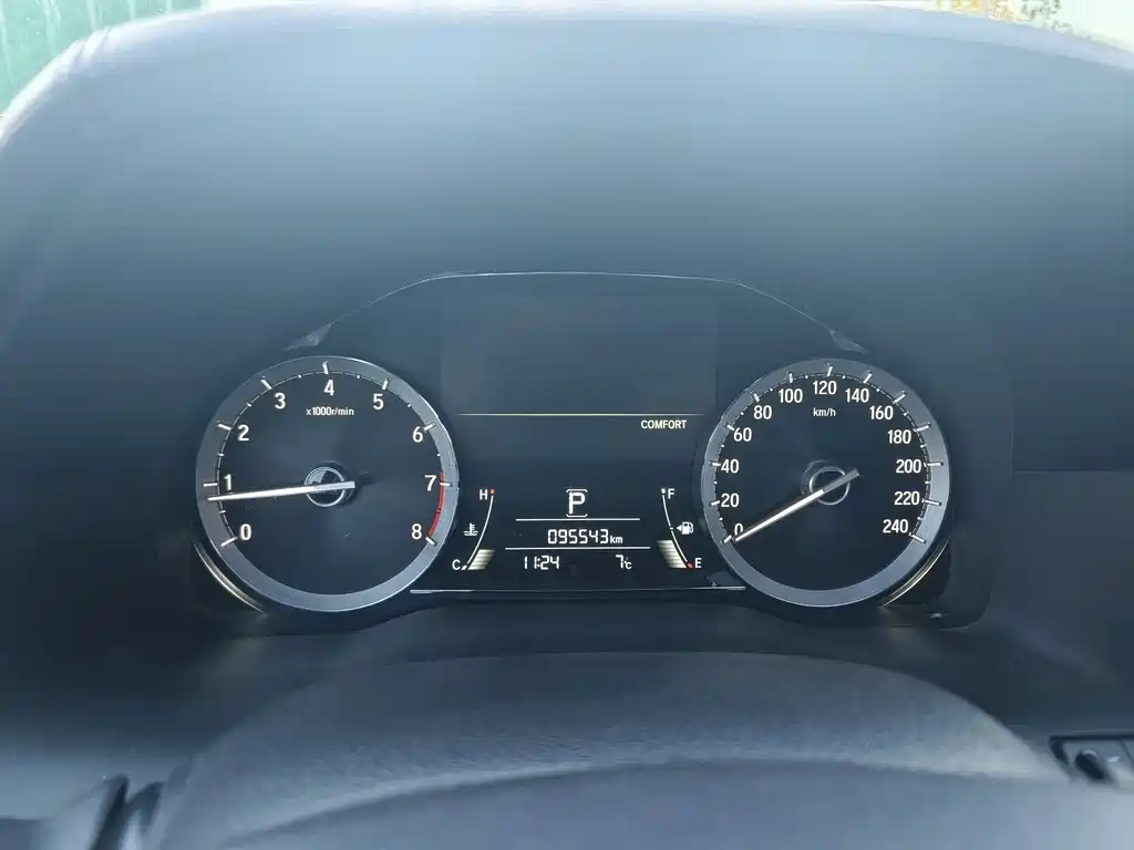 Honda UR-V 370 TURBO 2 WD Graceful
