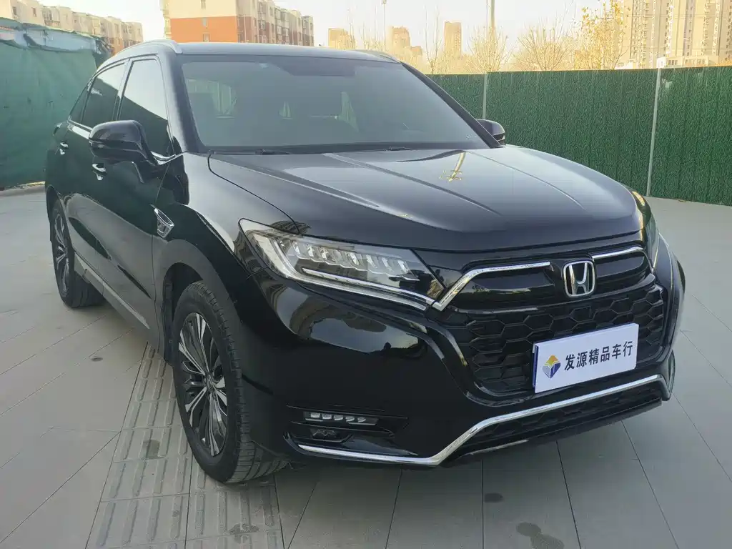 Honda UR-V 370 TURBO 2 WD Graceful