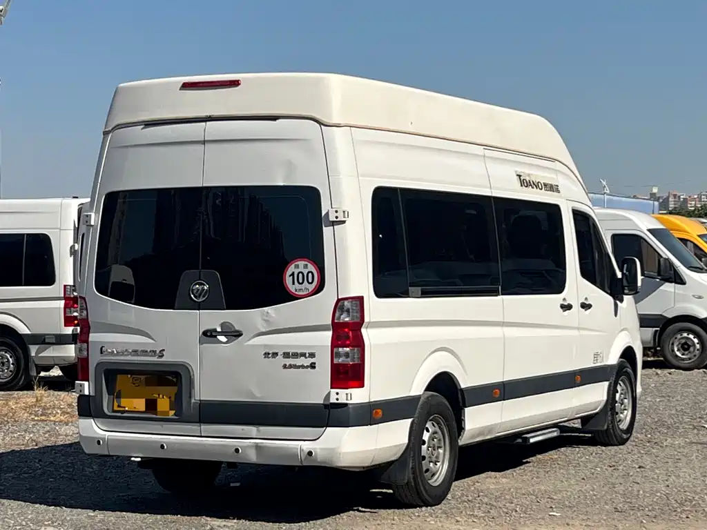 Toano 2.8 T Business Travel Plus LWB 16-17-seatISF2.8 s5 F148