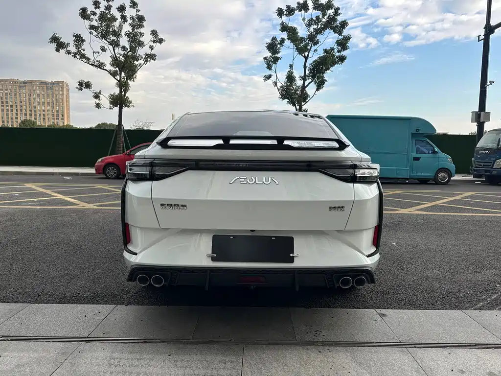 Yixuan 1.5 L Auto Glory