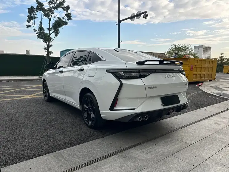 Dongfeng Yixuan 1.5 L Auto Glory