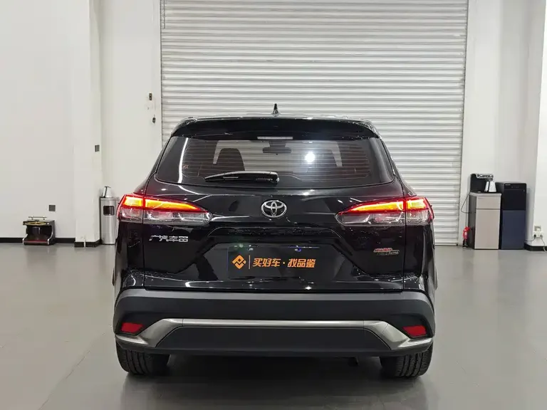 Toyota Frontlander 2.0 L CVT Luxury PLUS
