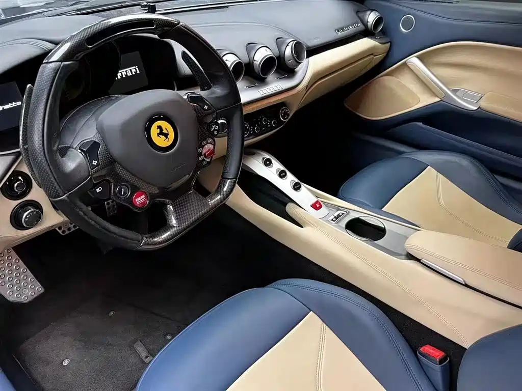 F12 berlinetta 6.3 L Standard