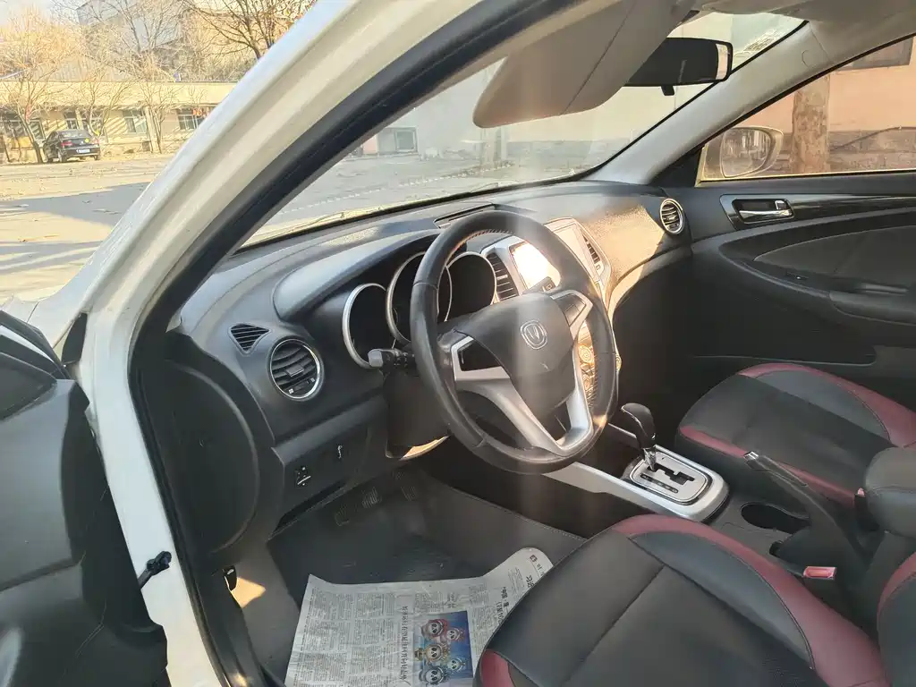 Eado XT 1.6 L Auto Handsome Cool CN-IV