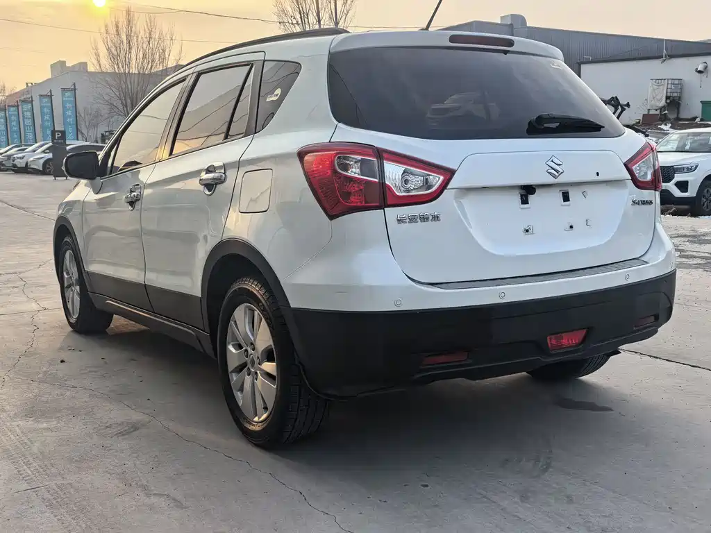 S-Cross 1.6 L CVT 2 WD Progressive