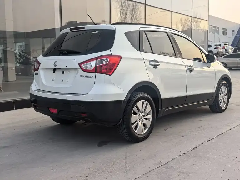 Suzuki S-Cross 1.6 L CVT 2 WD Progressive