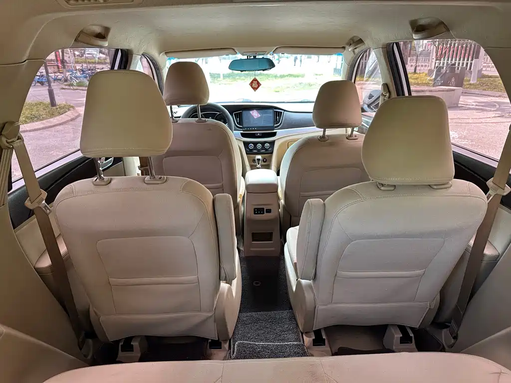 Baojun 730 1.5 L Manual Value 7-seat CN-V
