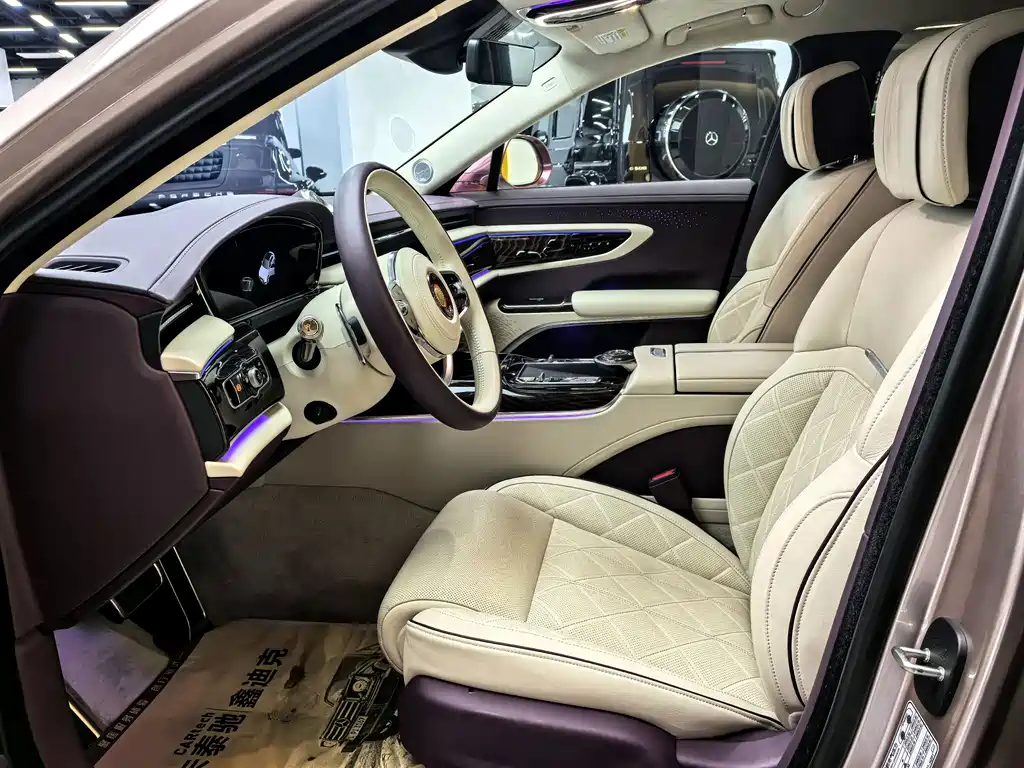 Hongqi Jinkuihua Guoya 4.0 T V8