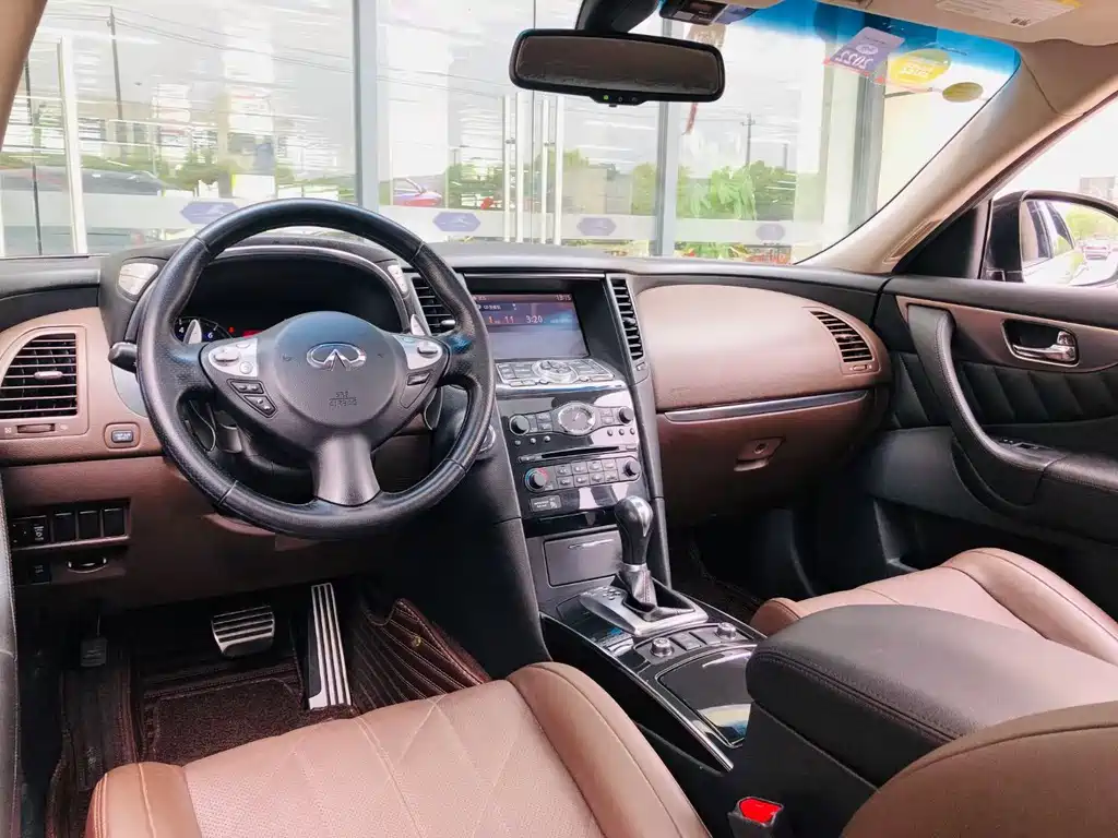 Infiniti FX FX35 Standard