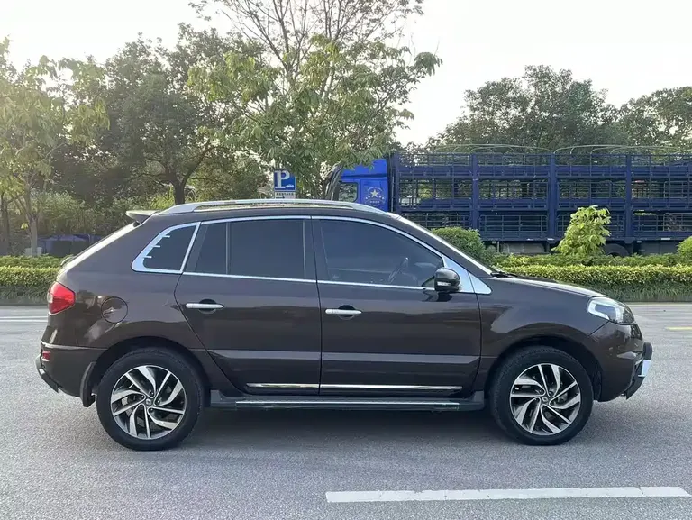Renault Koleos (Import) 2.5 L 4 WD Luxury