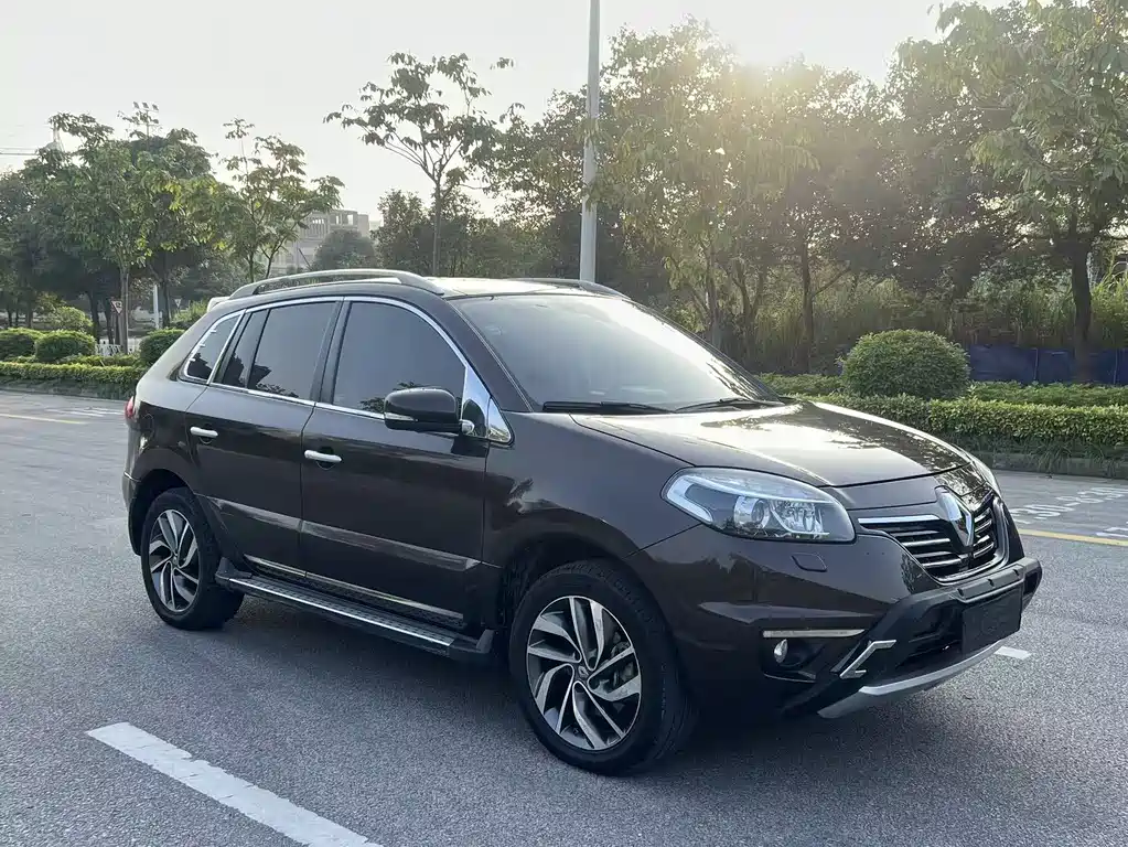 Koleos (Import) 2.5 L 4 WD Luxury