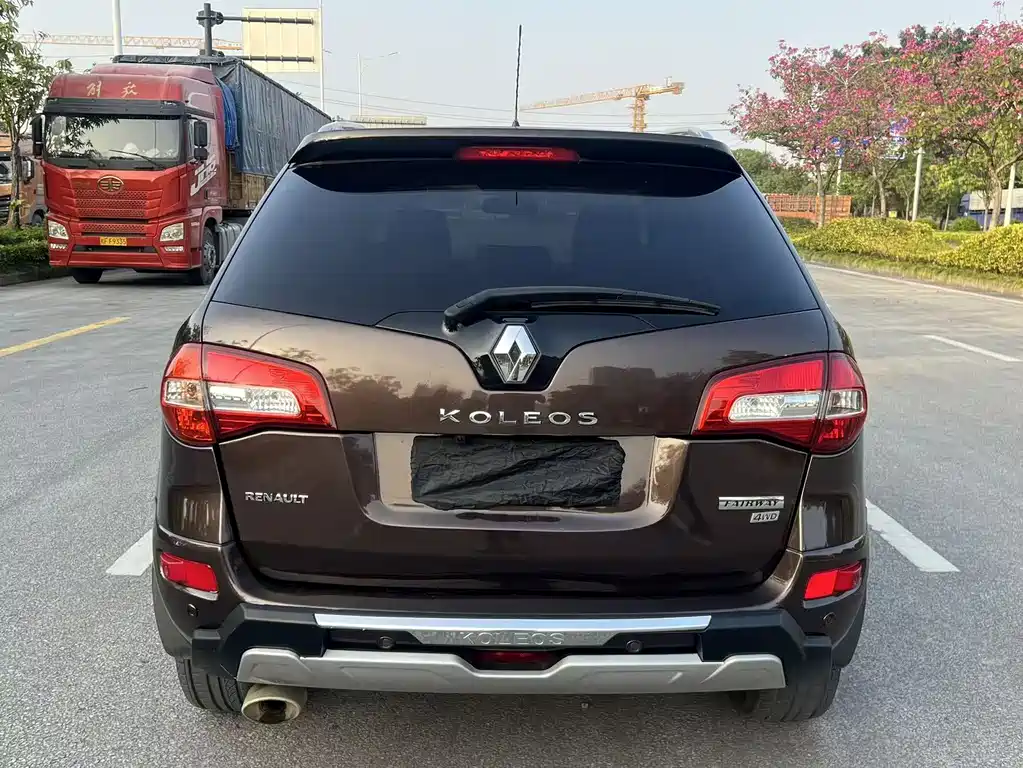 Koleos (Import) 2.5 L 4 WD Luxury