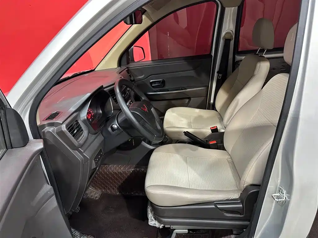 Wuling Hongguang V 1.5 L Power Enjoyment Hydraulic Assist LAR
