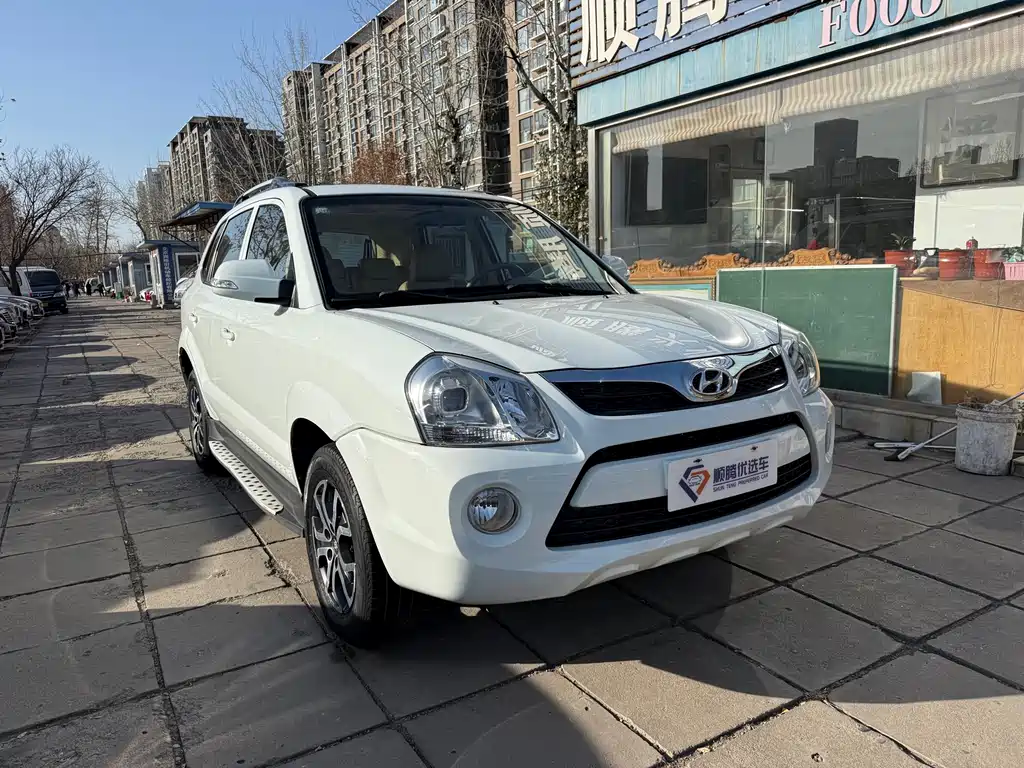 Tucson 2.0 L Auto 2 WD Comfort