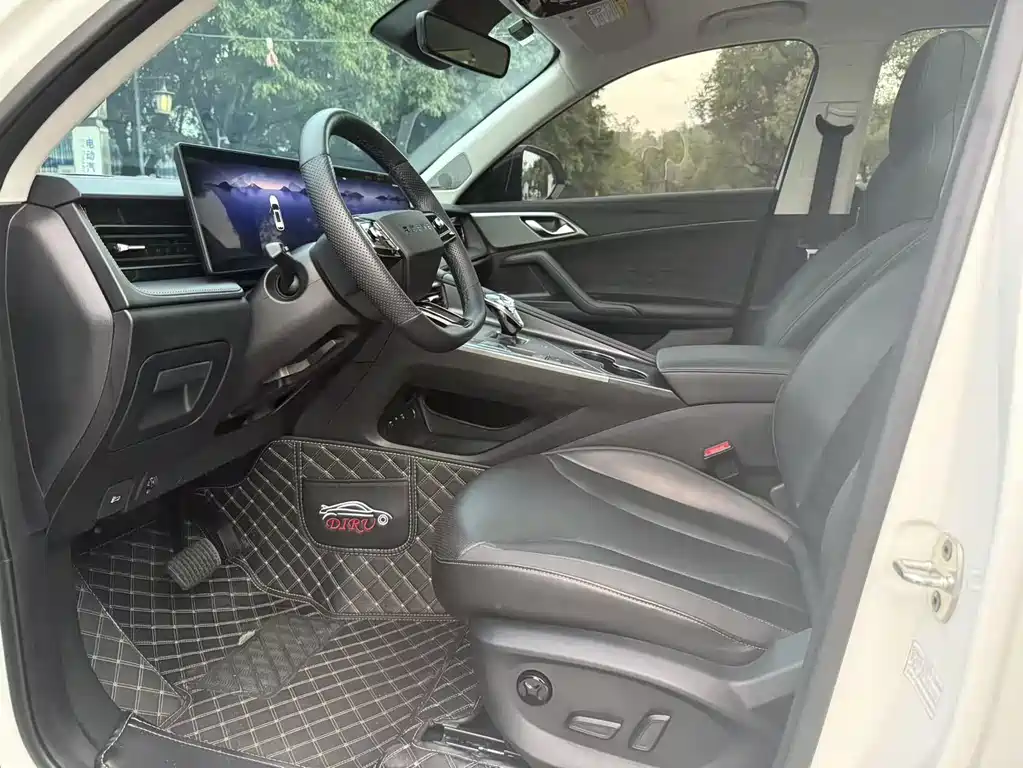 Roewe RX5 1.5 T Flagship Smart Drive