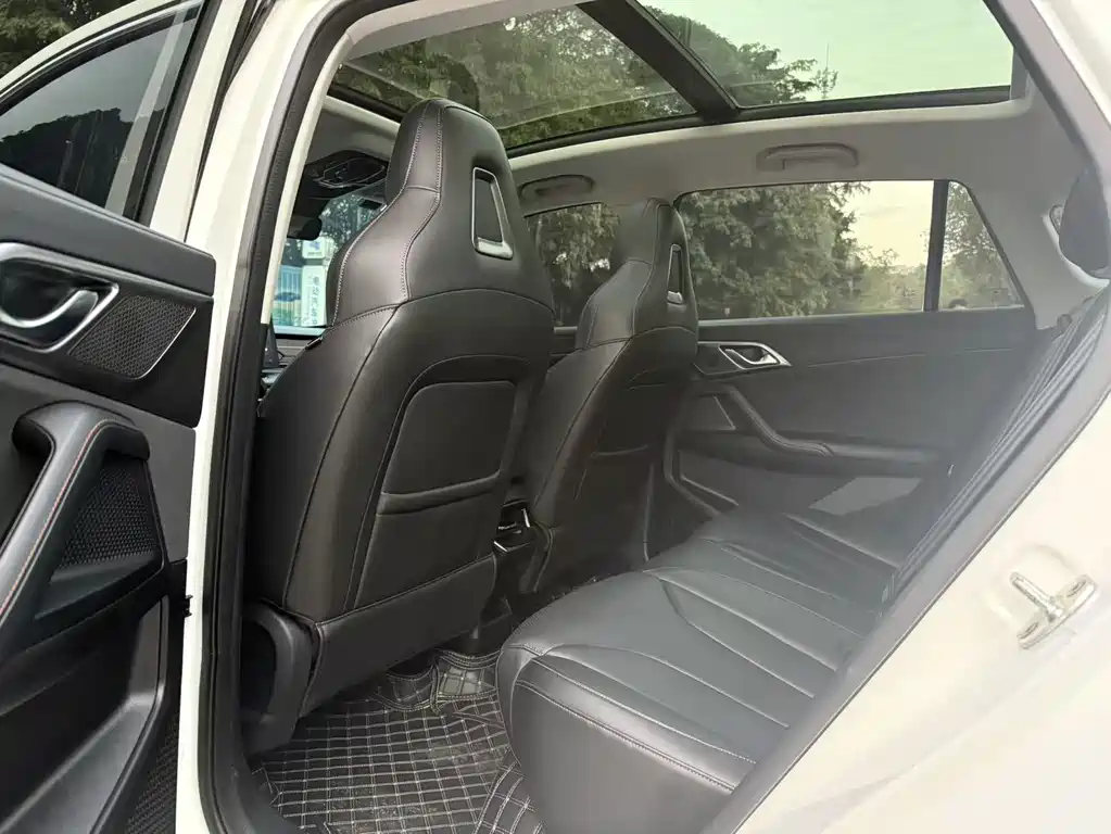 Roewe RX5 1.5 T Flagship Smart Drive