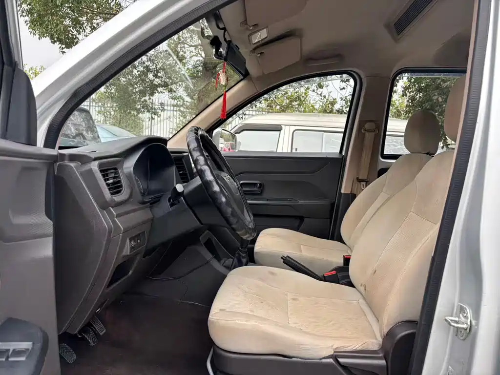 Wuling Hongguang V 1.5 L Standard L2 B