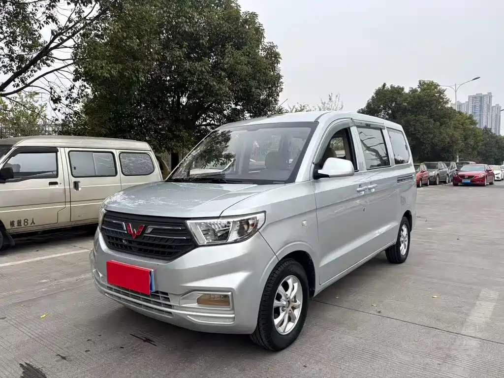 Wuling Hongguang V 1.5 L Standard L2 B