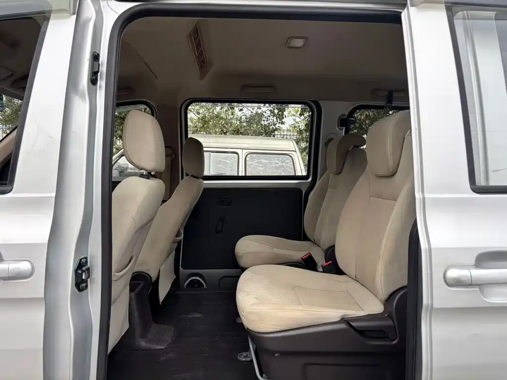 Wuling Hongguang V 1.5 L Standard L2 B