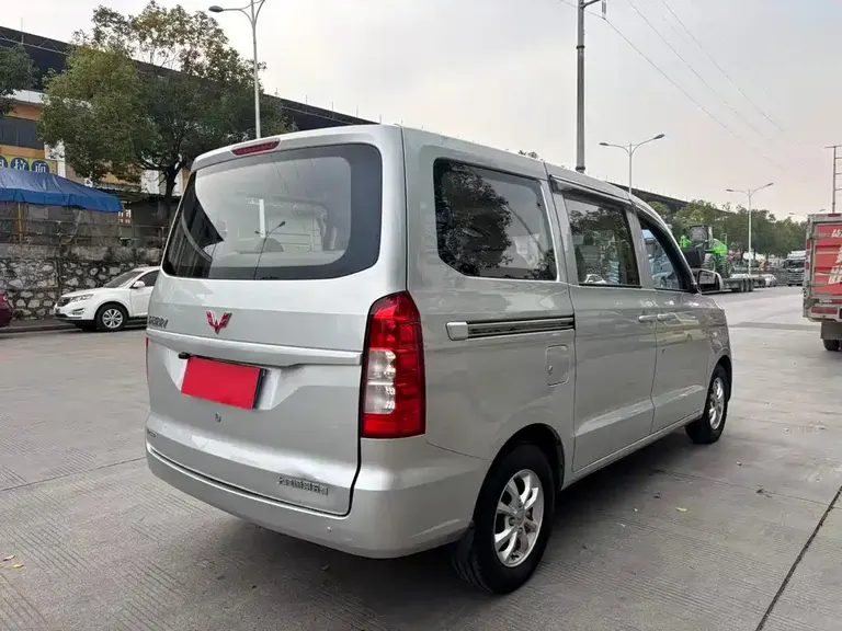 Wuling Hongguang V 1.5 L Standard L2 B