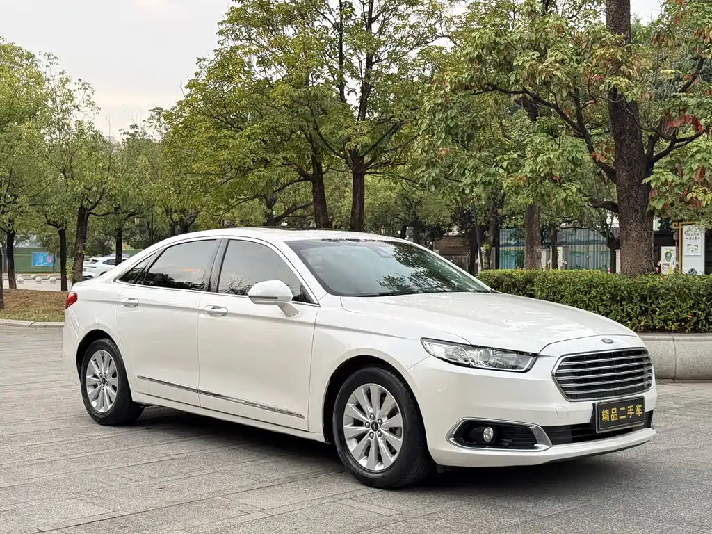 Taurus EcoBoost 180 Luxury