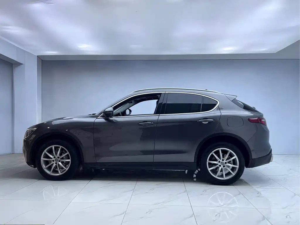 Stelvio 2.0 T 200 HP Luxury