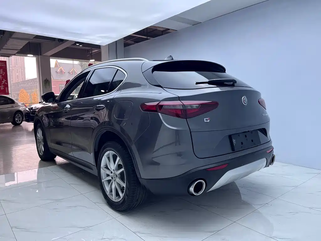 Stelvio 2.0 T 200 HP Luxury