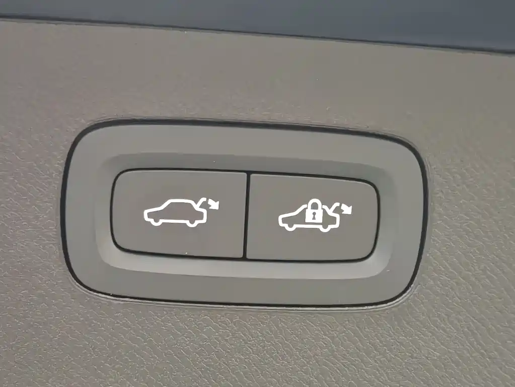 Volvo XC90 PHEV T8 RECHARGE Smart Supreme Luxury 7-seat