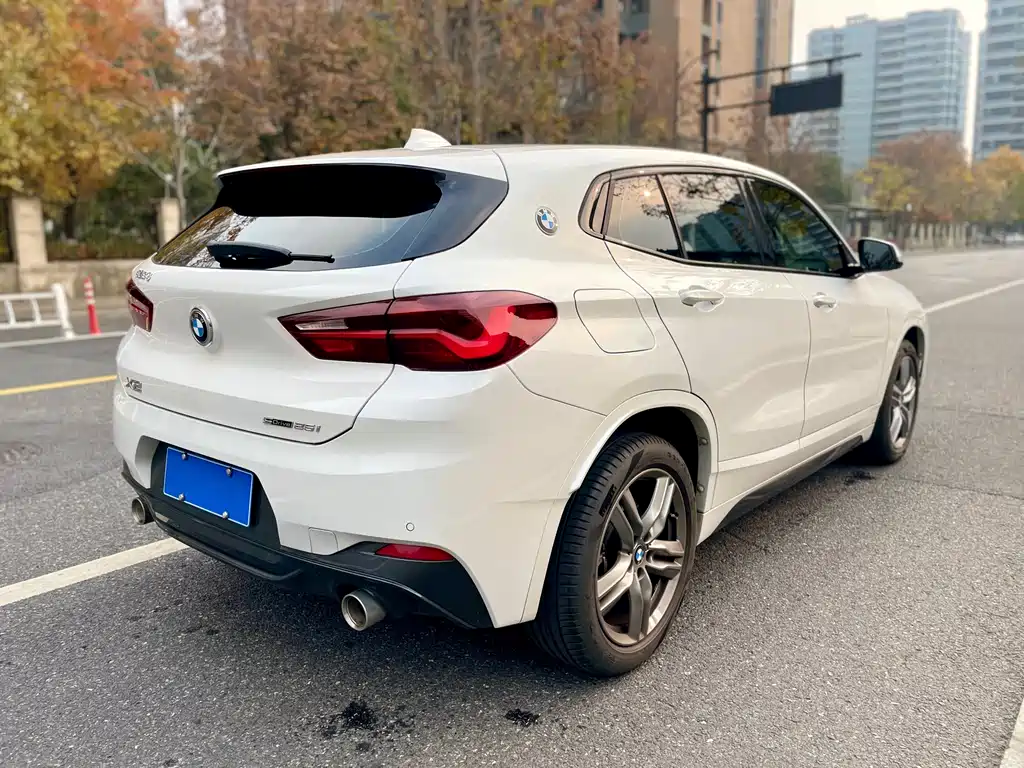 BMW X2 sDrive25 i Leading M Sport Package