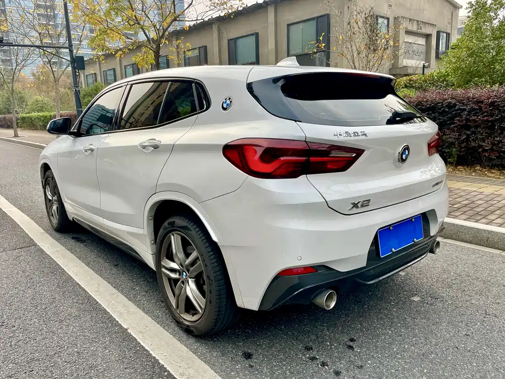 BMW X2 sDrive25 i Leading M Sport Package