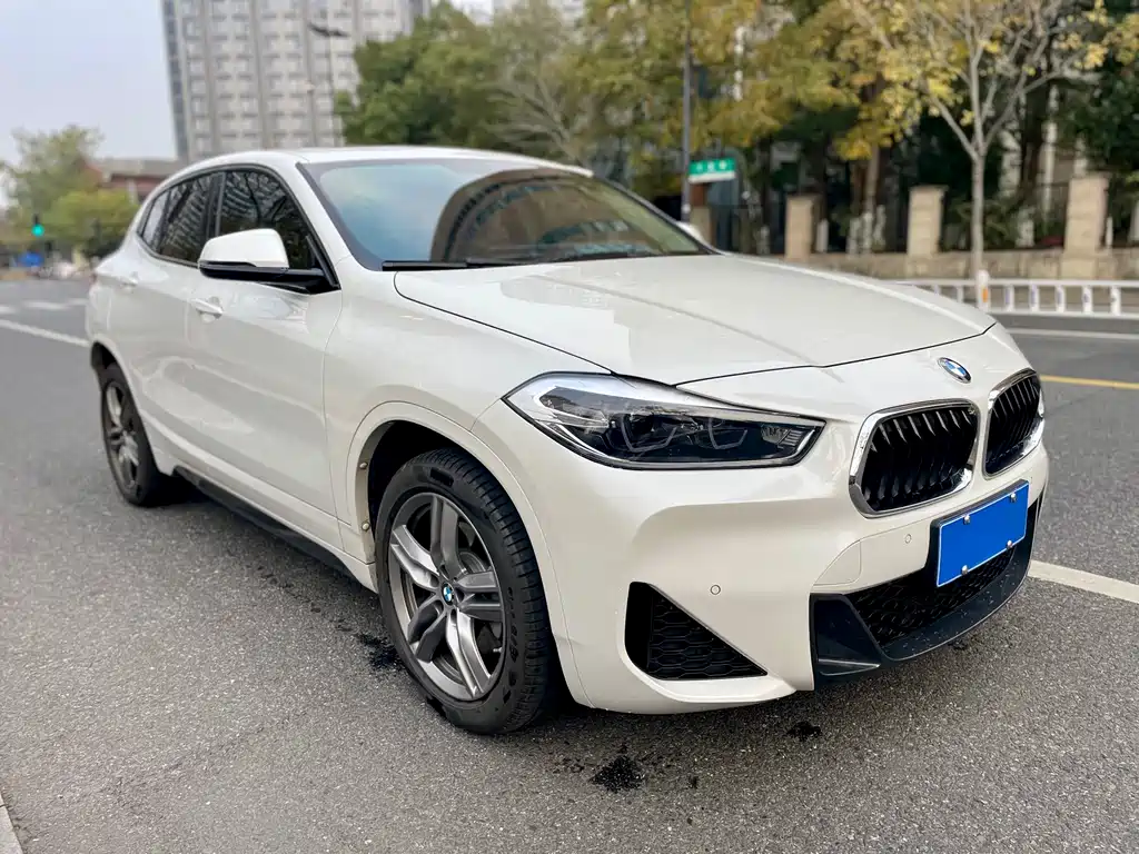 BMW X2 sDrive25 i Leading M Sport Package