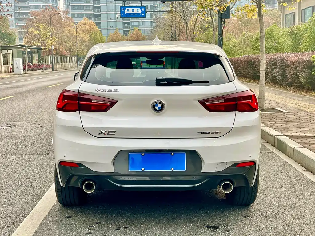 BMW X2 sDrive25 i Leading M Sport Package