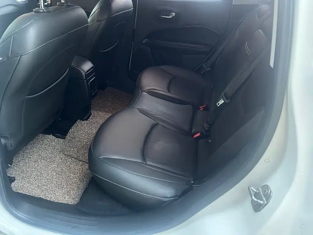 Compass 200 T Auto Home Enjoyment