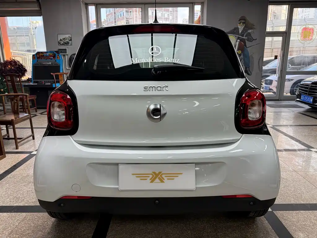 smart forfour 0.9 T 66 kW Pioneer