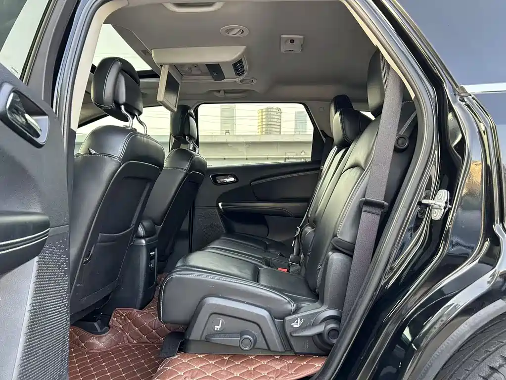Journey 2.4 L 2 WD Premium Style