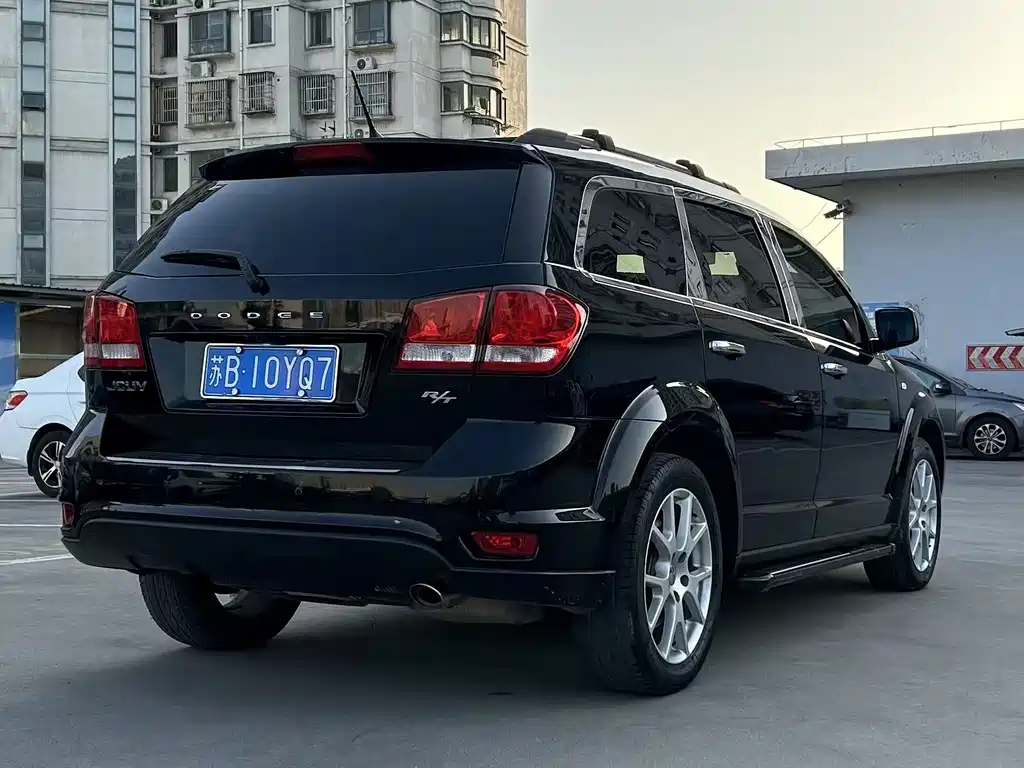 Journey 2.4 L 2 WD Premium Style