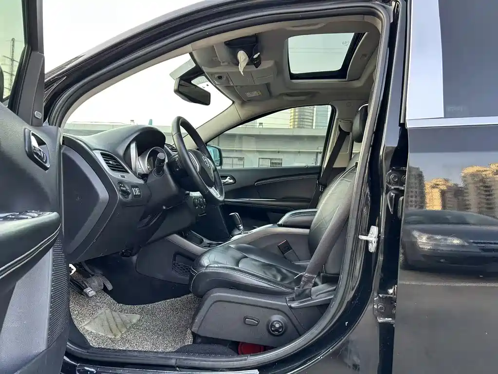 Journey 2.4 L 2 WD Premium Style